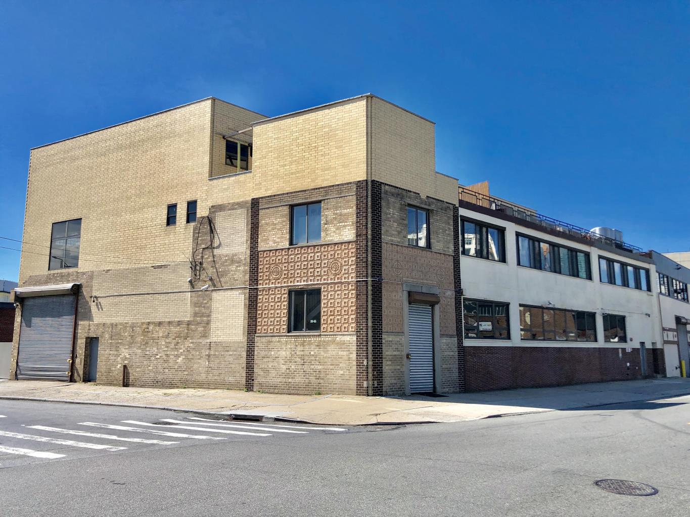 31-16 HUNTERS POINT AVENUE